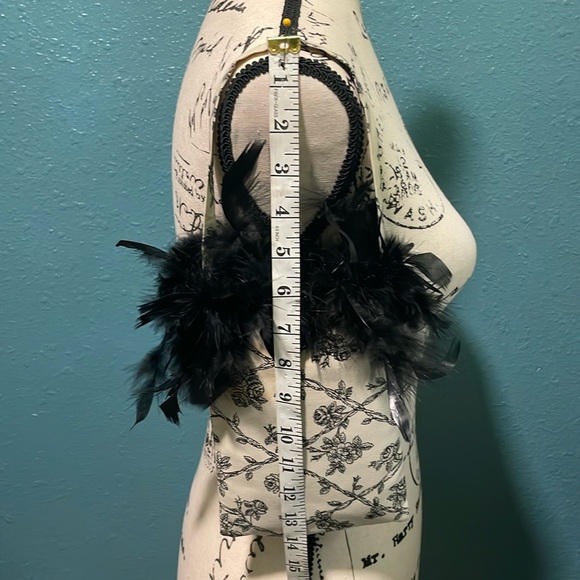 Handmade black feather boa small purse w/floral print handle & body velcro close - Picture 11 of 13